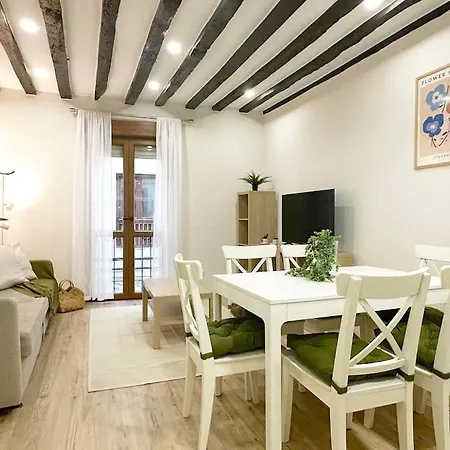 De Diseno En Centro * Laredo