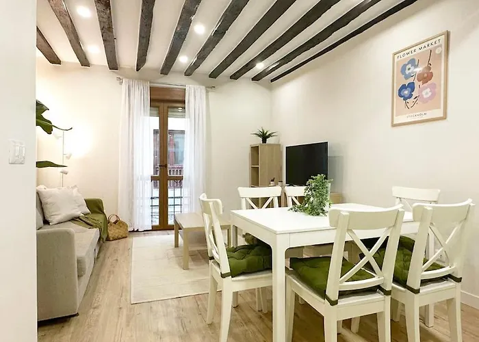 De Diseno En Centro * Laredo